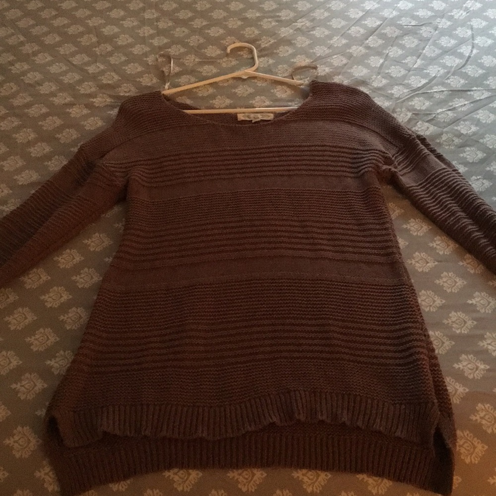 Brownish pinkish sweatshirt